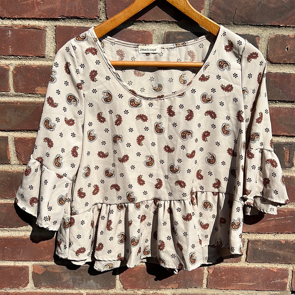 Peach Royal Blouse Tan Paisley Croped 3/4 Sleeve Ruffle. Size Large
